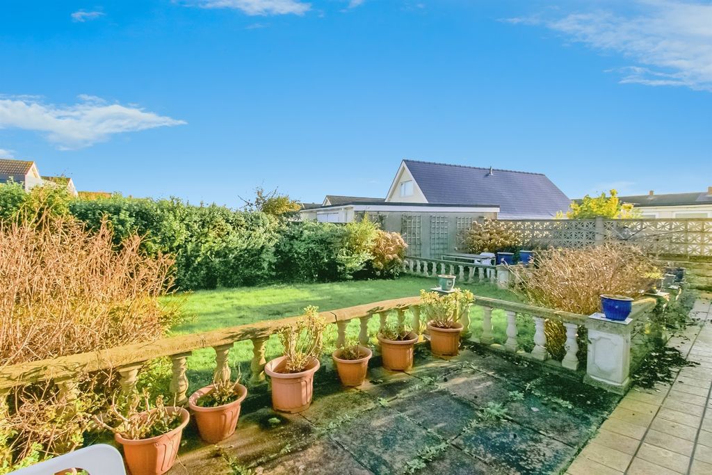 Property photo 3 of 24