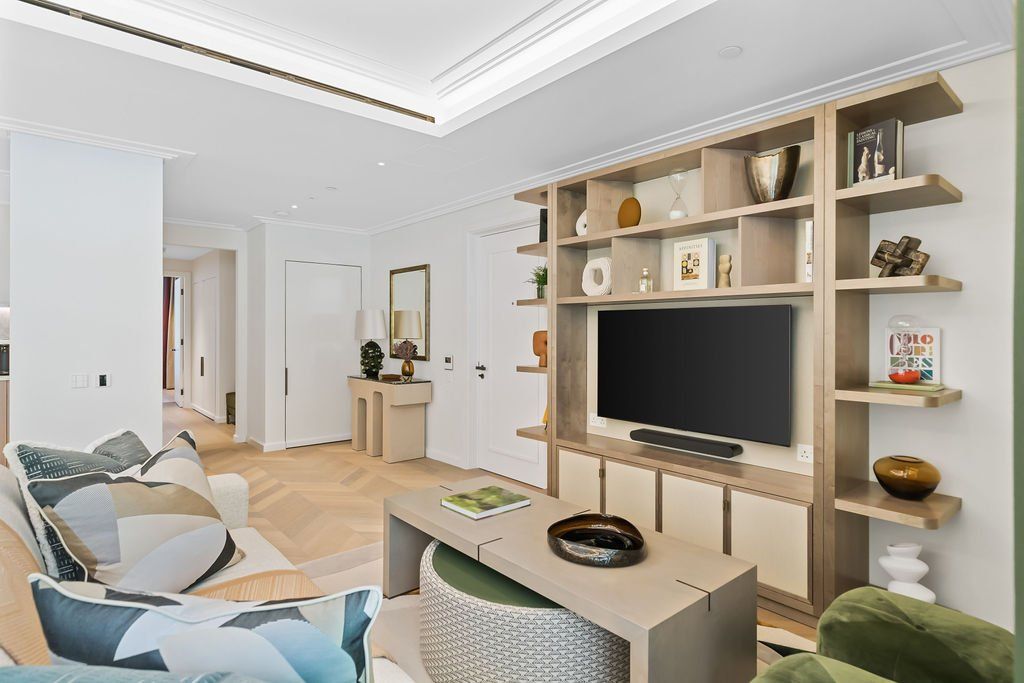 Property photo 1 of 10 Reception Room