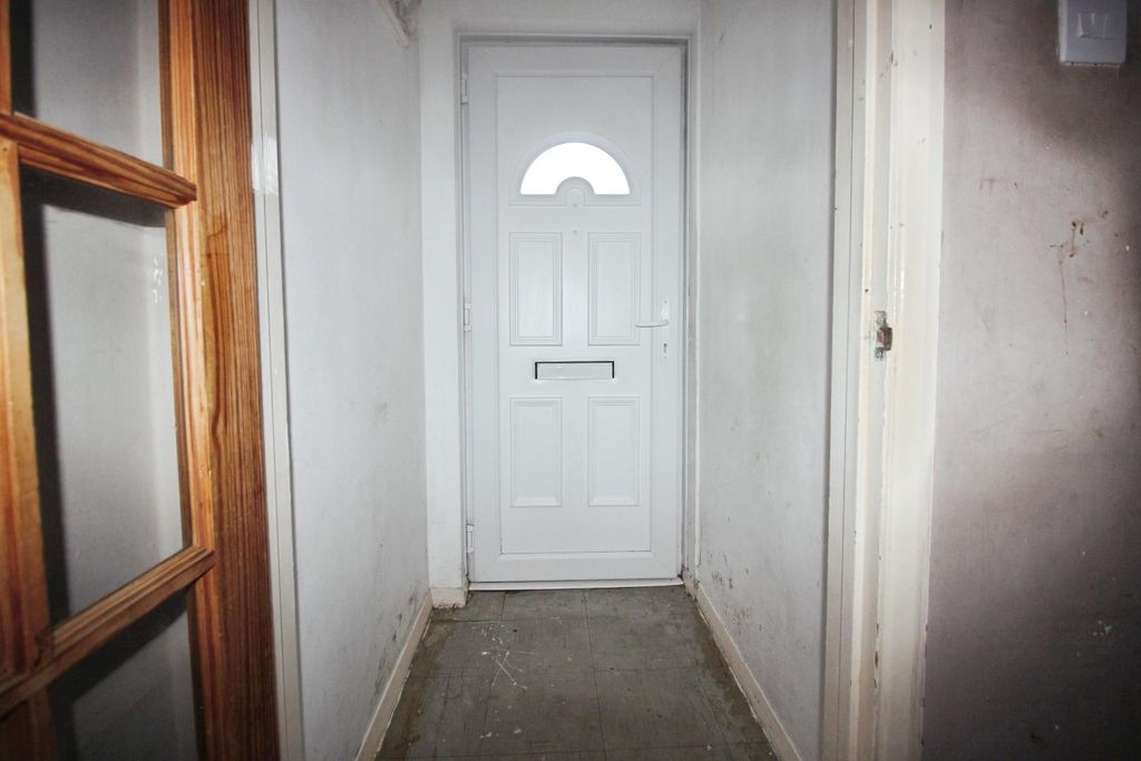 Property photo 2 of 22 A4982949-Porch.Jpg