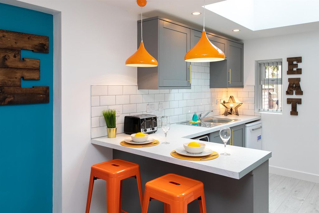 Property photo 3 of 17 62 St George's Road-24.Jpg