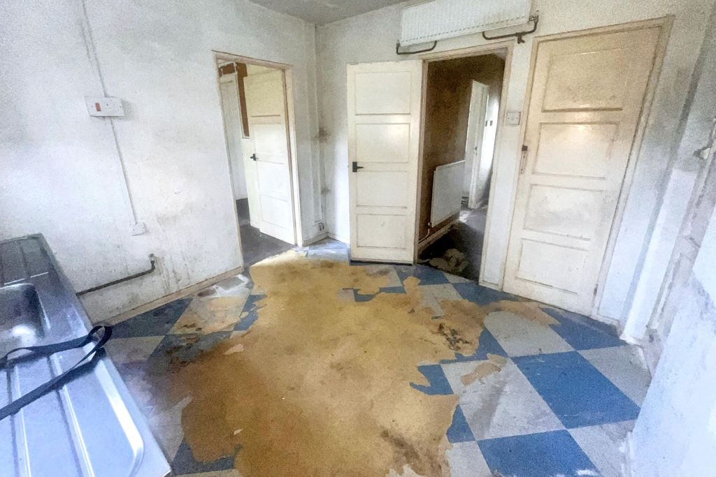 Property photo 3 of 13 25 Lakeside Drive, Plymouth, Devon, Pl5 2Qj