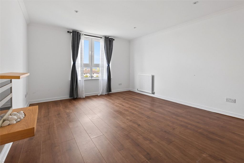 Property photo 2 of 23 139/4 Lochend Road