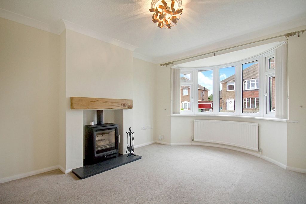 Property photo 3 of 14 Living