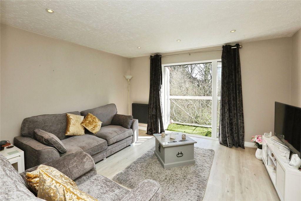 Property photo 2 of 15 Picture No. 16