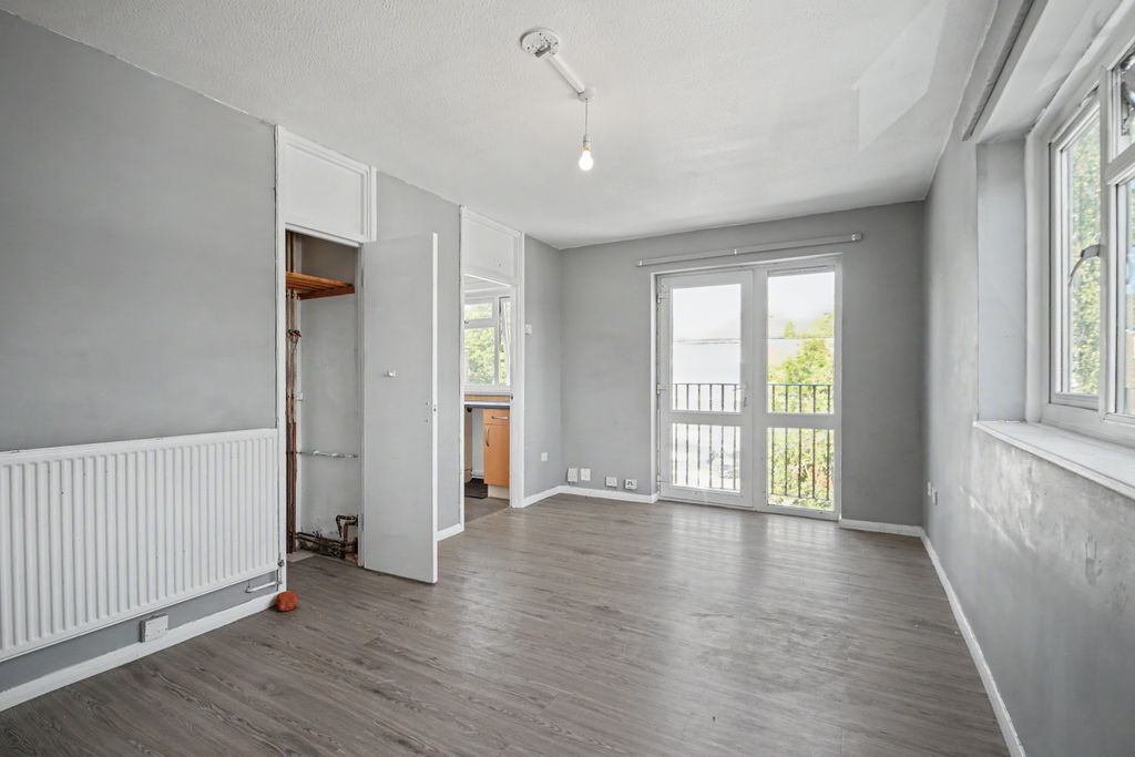 Property photo 3 of 16 56 Ladybank, Bracknell, Berks, Rg12 7Hb