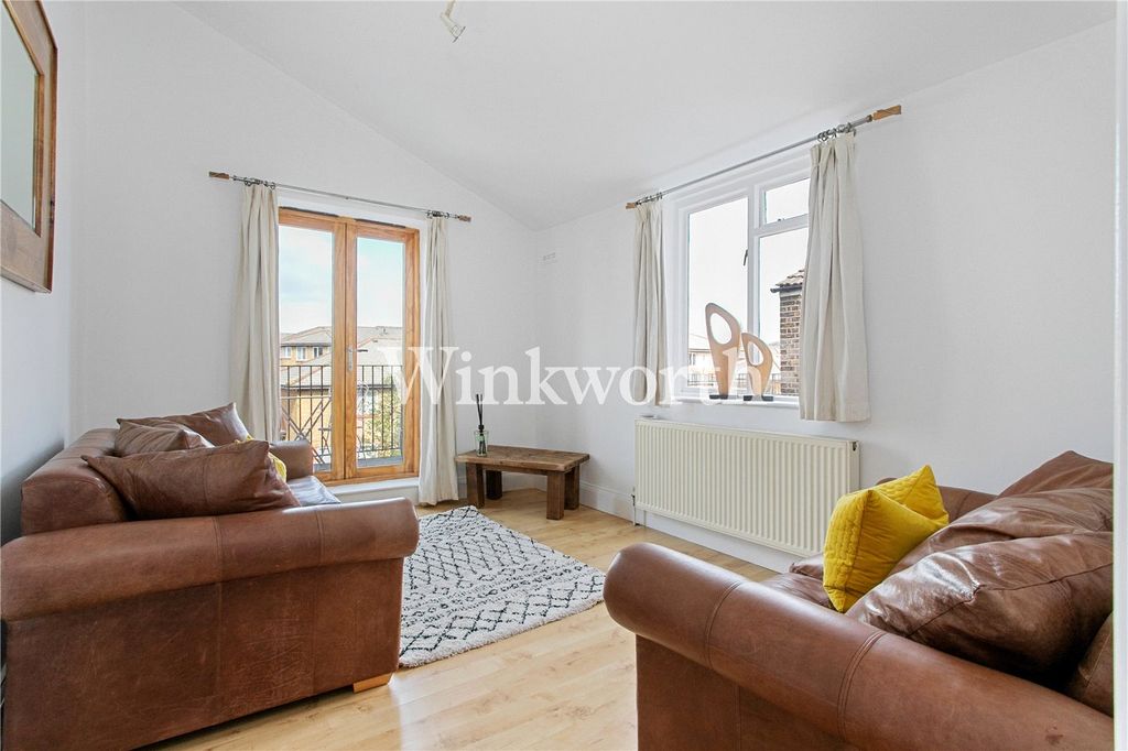 Property photo 2 of 17 Picture No. 31