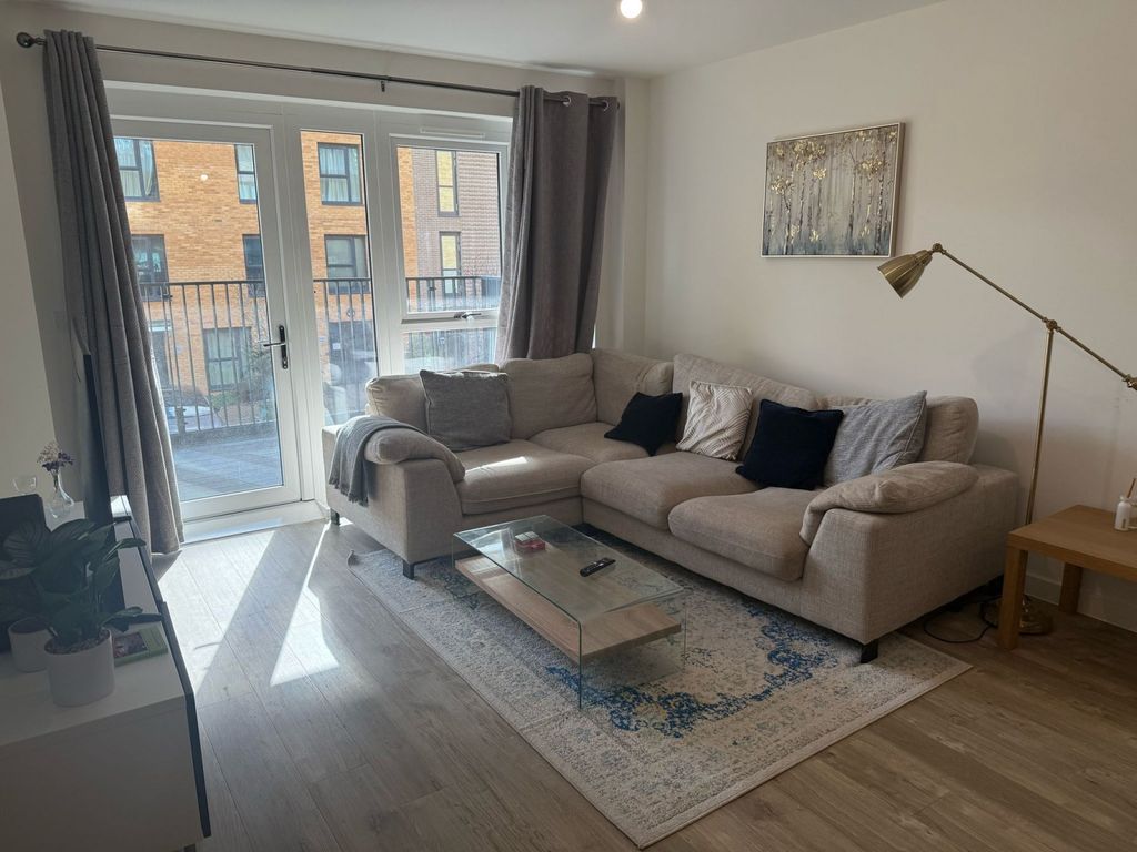 Property photo 3 of 9 Gallery