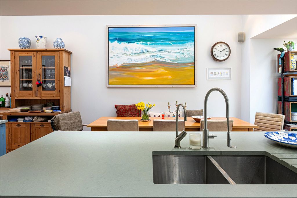 Property photo 3 of 16 Kitchen