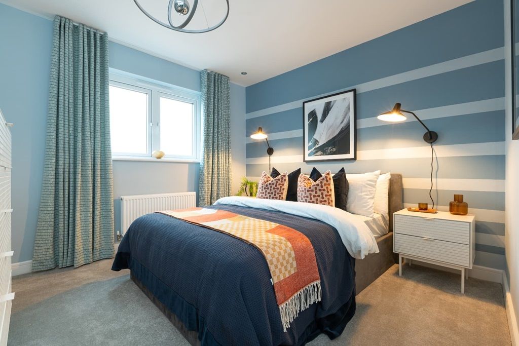 Property photo 1 of 11 A Spacious Bedroom 1