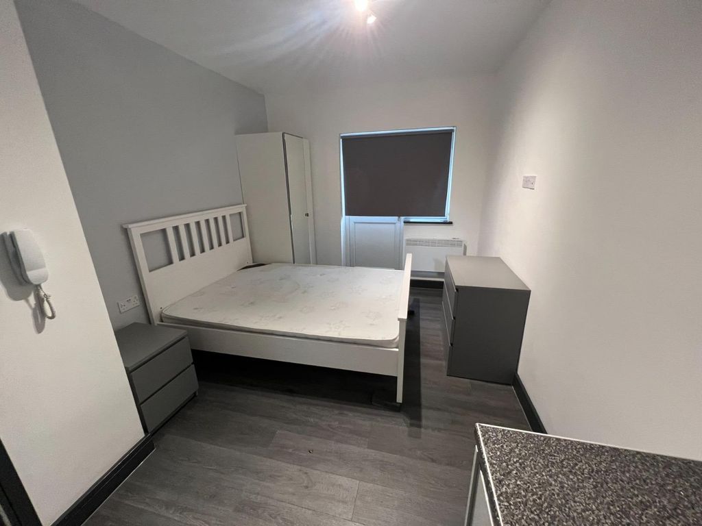 Property photo 1 of 2
