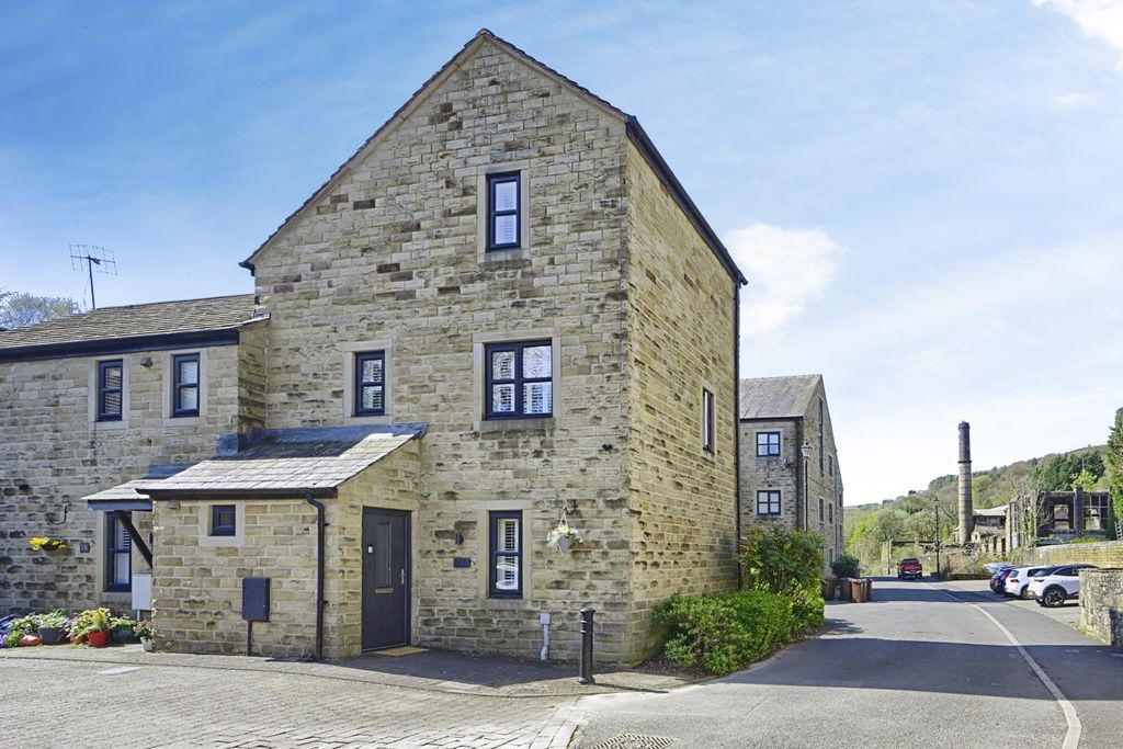 Property photo 1 of 15 Front