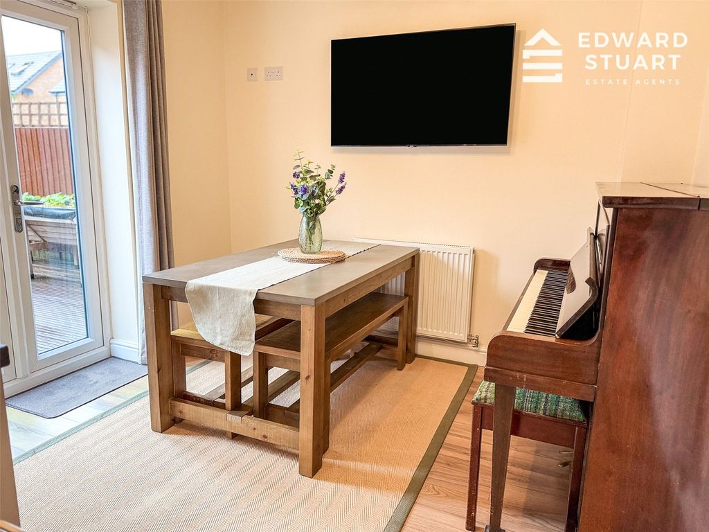 Property photo 3 of 17 Picture No. 02
