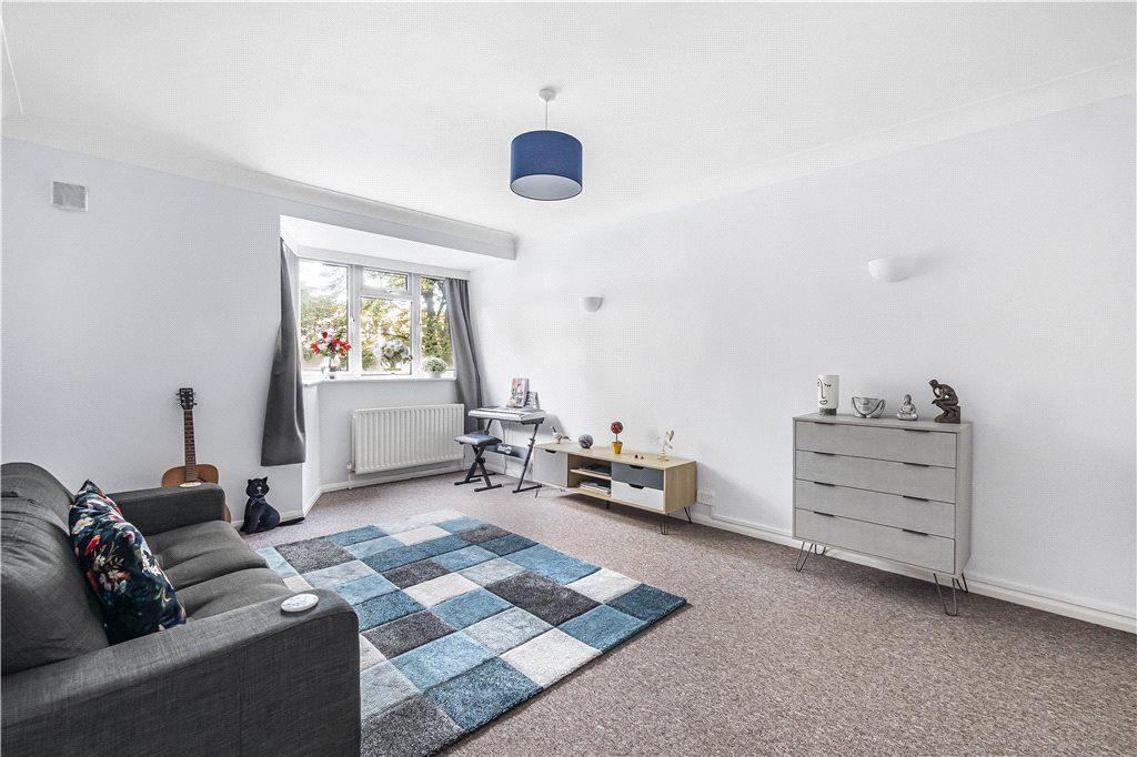 Property photo 2 of 14 Living Room