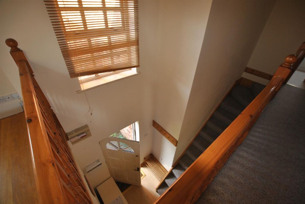 Property photo 2 of 12 Entrance Hallway