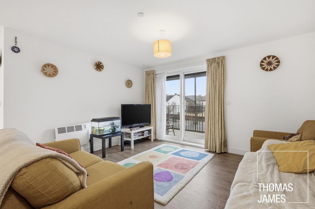 Property photo 3 of 12