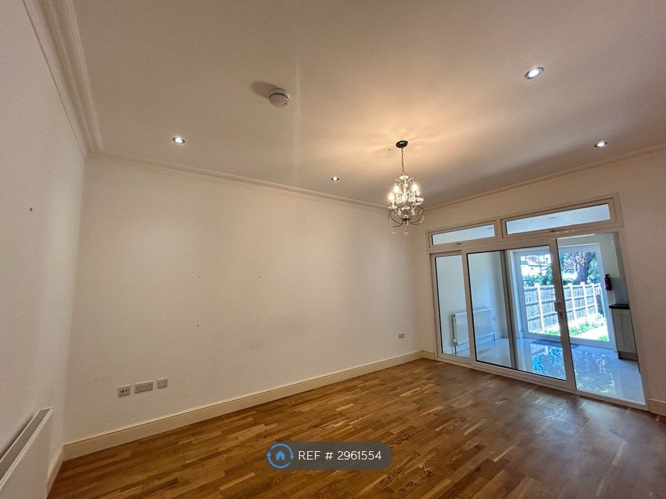 Property photo 2 of 15 Back Reception Room