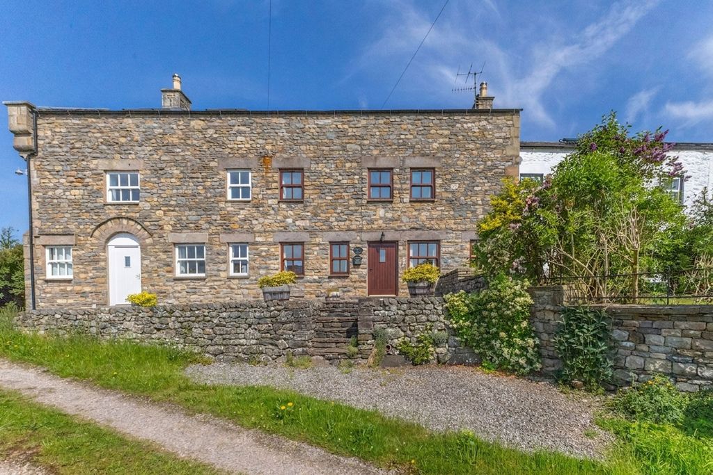 Property photo 1 of 31
