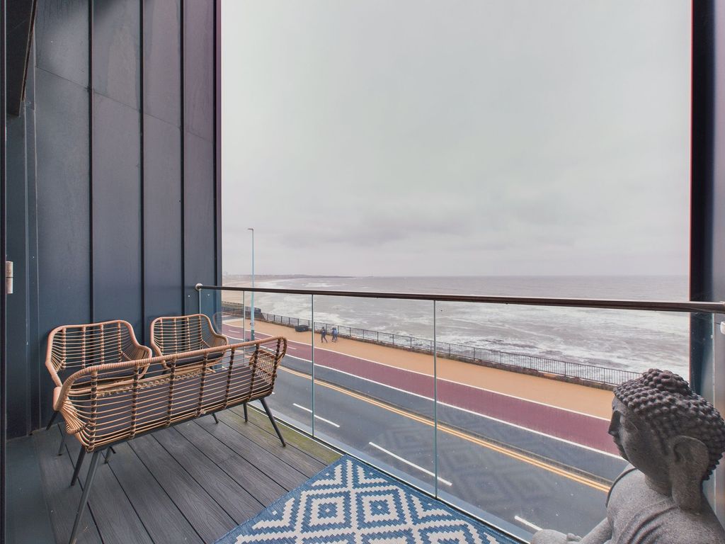 Property photo 1 of 12 Balcony