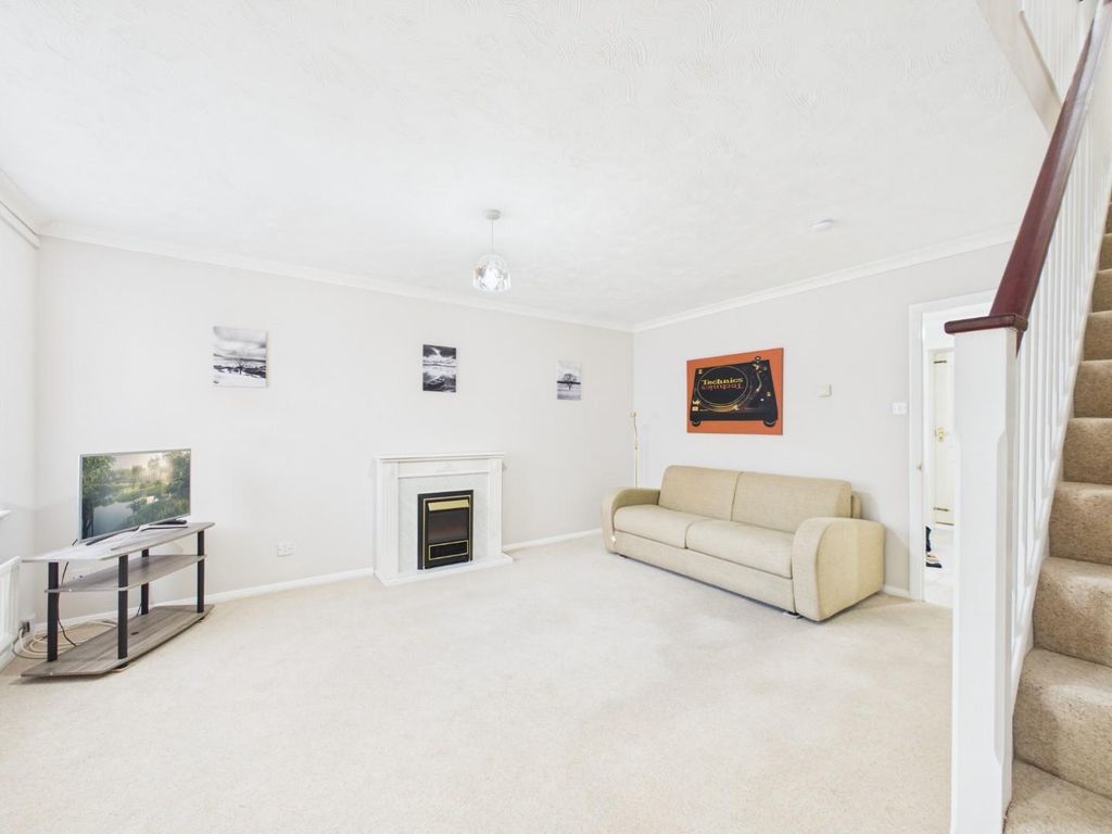 Property photo 2 of 29 Cam01530G0-Pr0494-Still004.Jpg