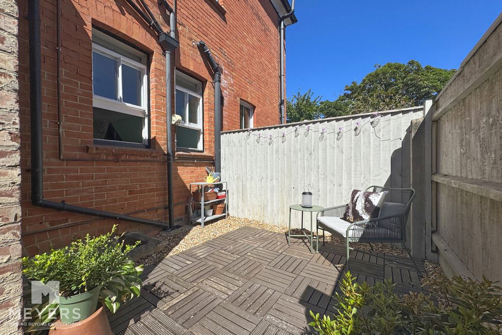 Property photo 2 of 25
