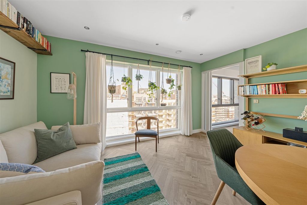 Property photo 3 of 15 Lanthorn Court-13.Jpg