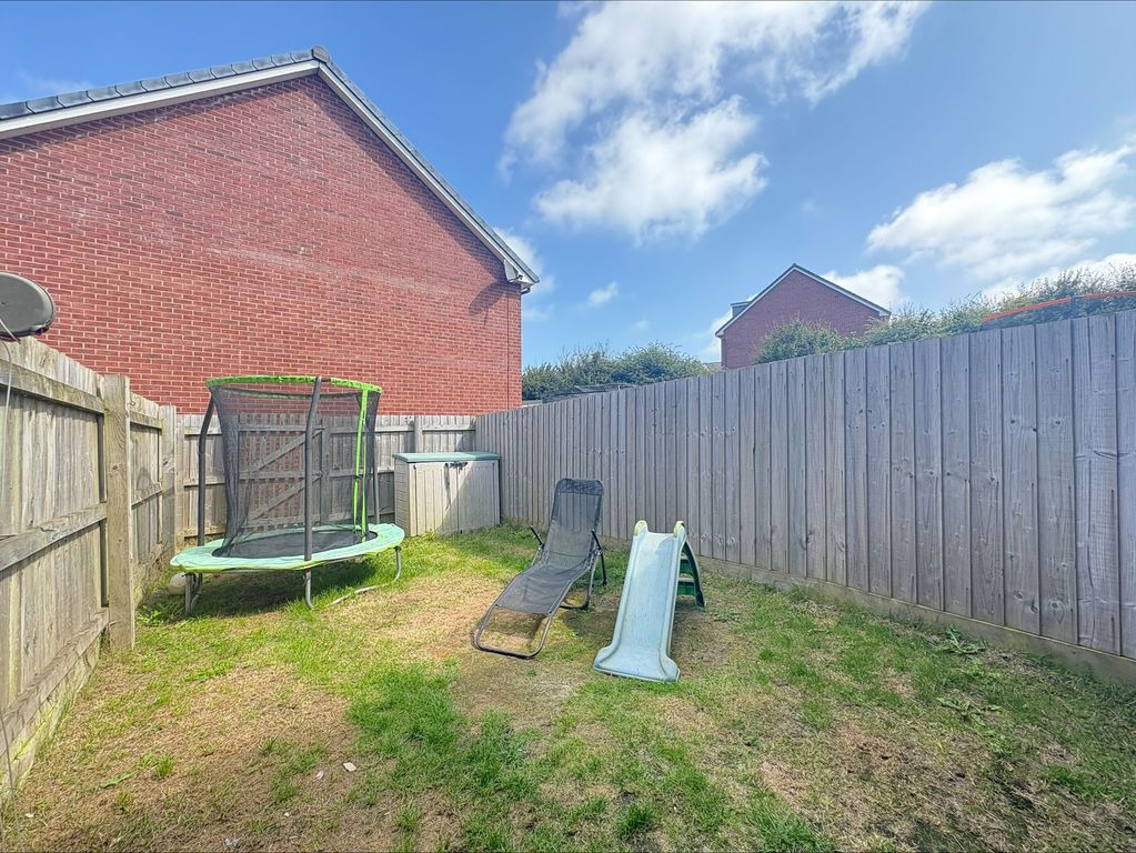 Property photo 2 of 14 External