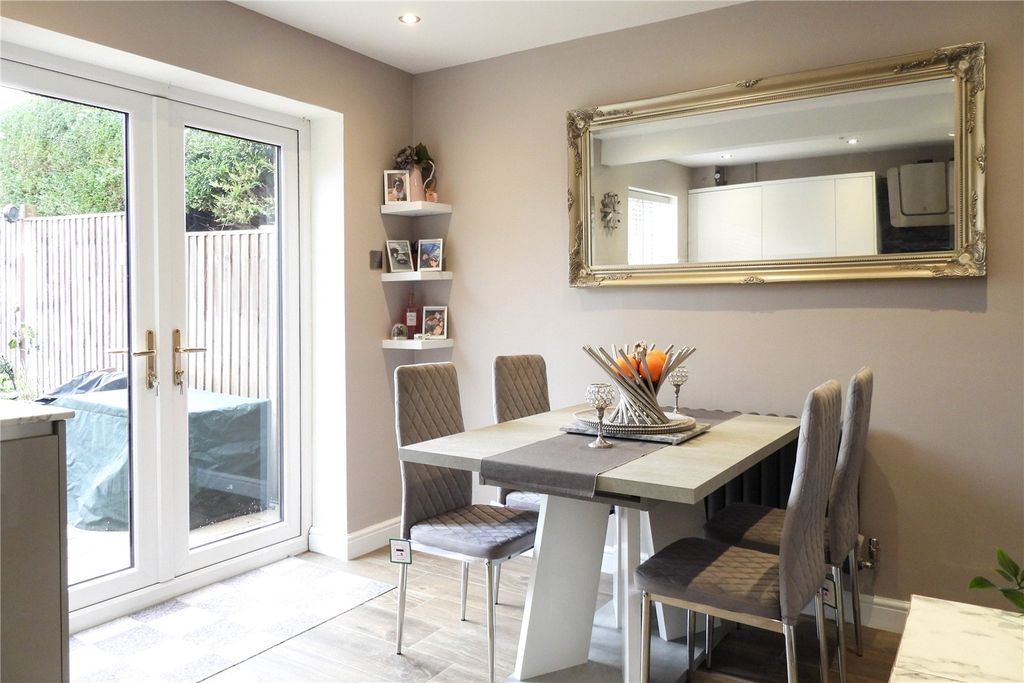 Property photo 3 of 27 Picture No. 11