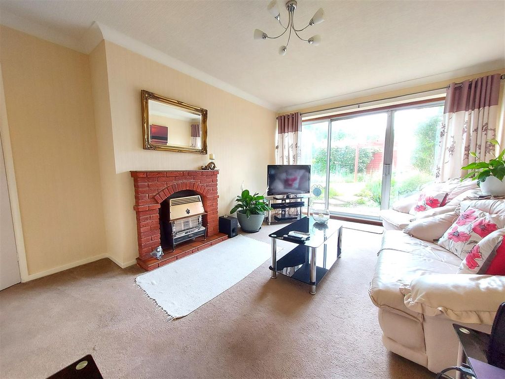Property photo 2 of 16 Living Room