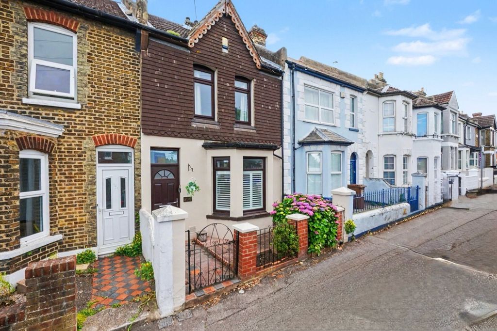 Property photo 1 of 22 5047250