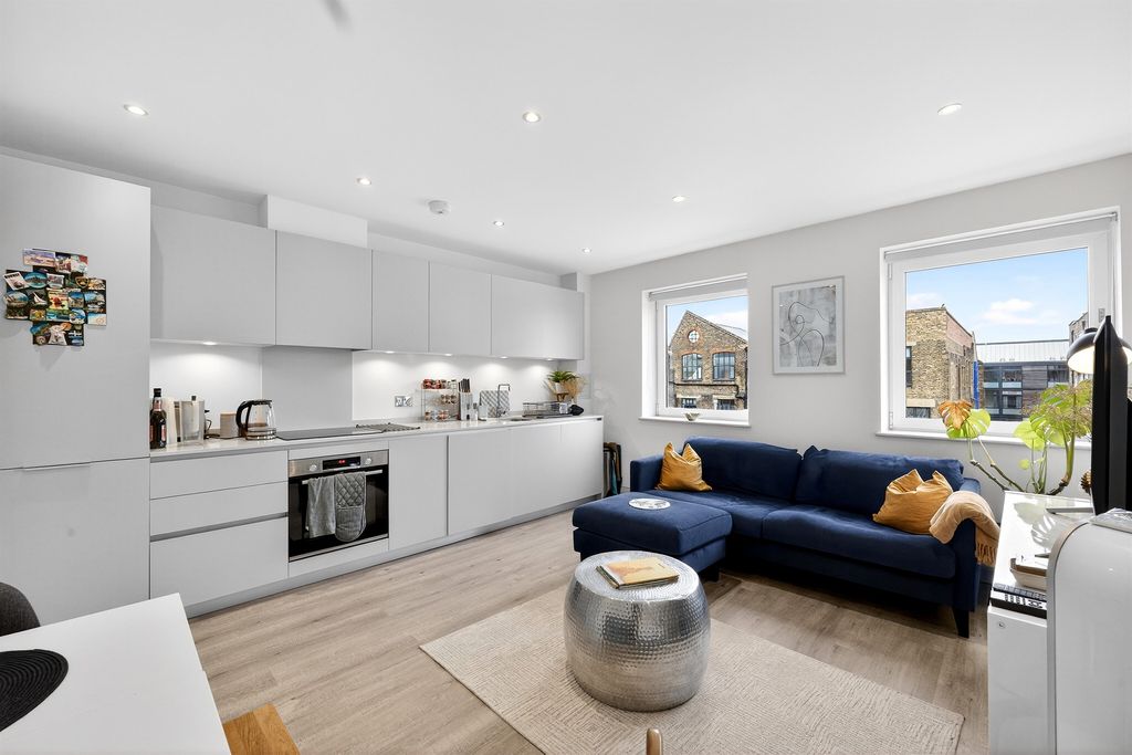 Property photo 2 of 21