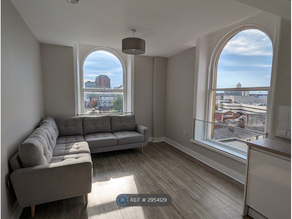 Property photo 1 of 11 Living Area