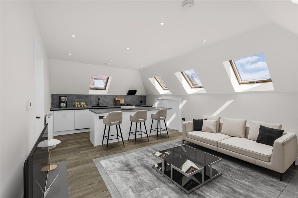 Property photo 2 of 13 562A7EE5-F70C-463B-A499-2E6Bb01CC827.Jpg