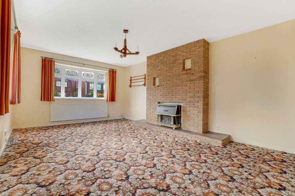Property photo 2 of 19