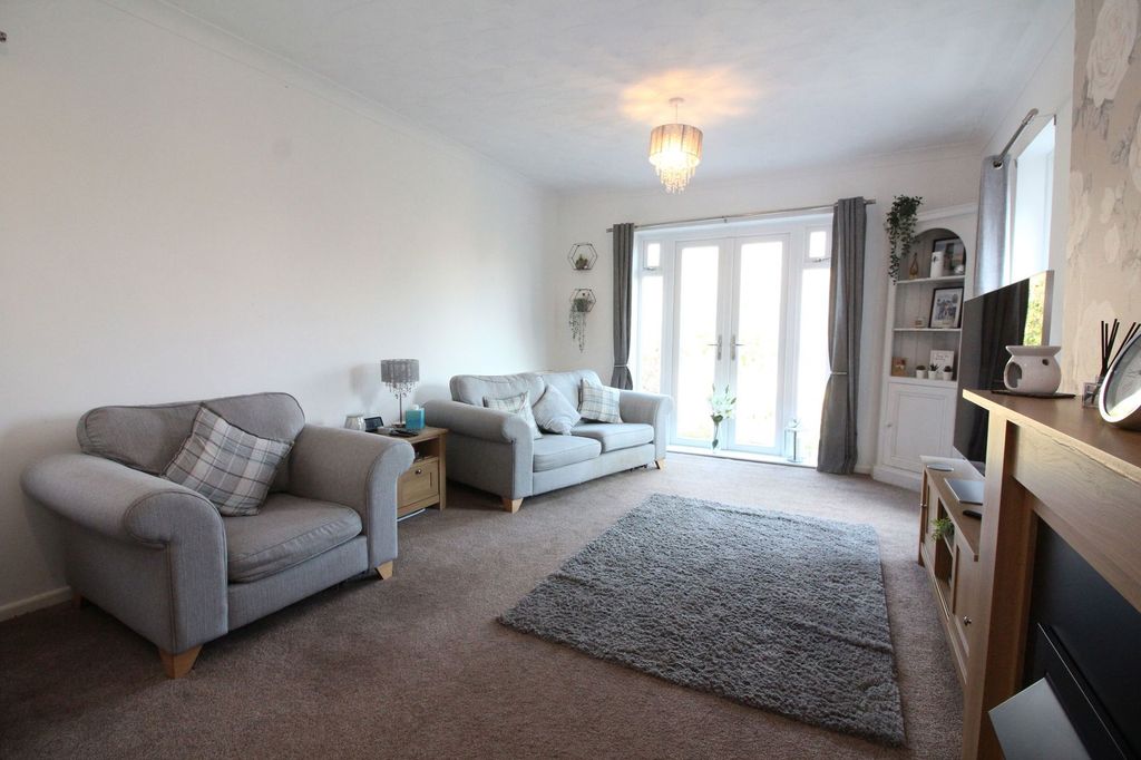 Property photo 2 of 22