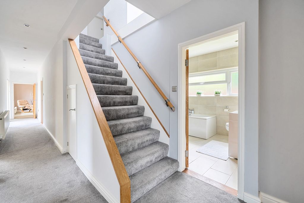 Property photo 2 of 35