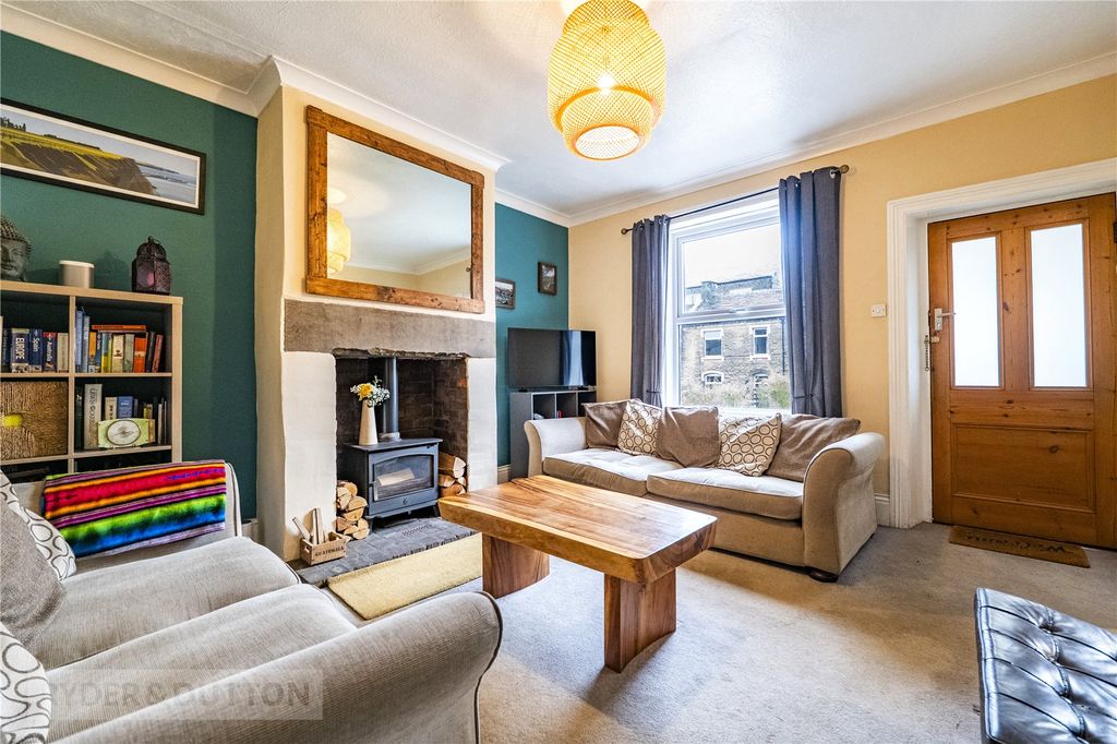 Property photo 2 of 19 Sitting Room