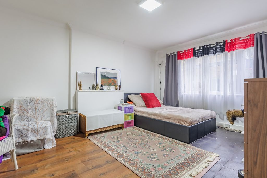 Property photo 2 of 14 4973532