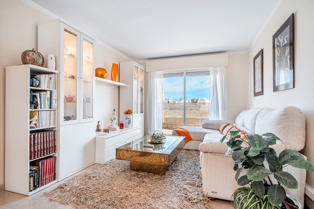 Property photo 1 of 12 Living