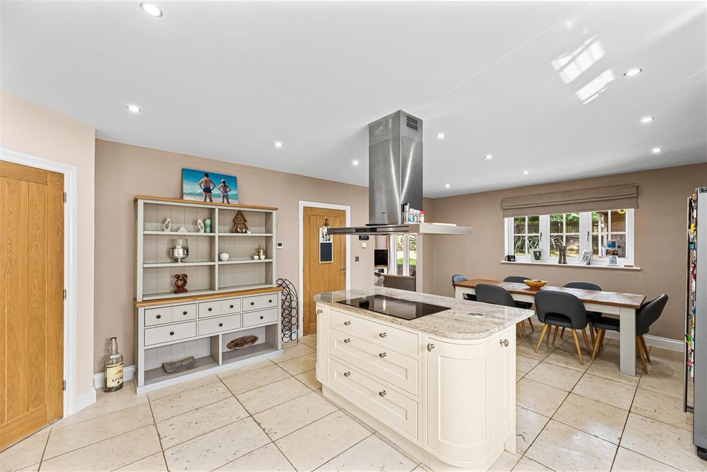 Property photo 2 of 35 Kitchen/Dining Room