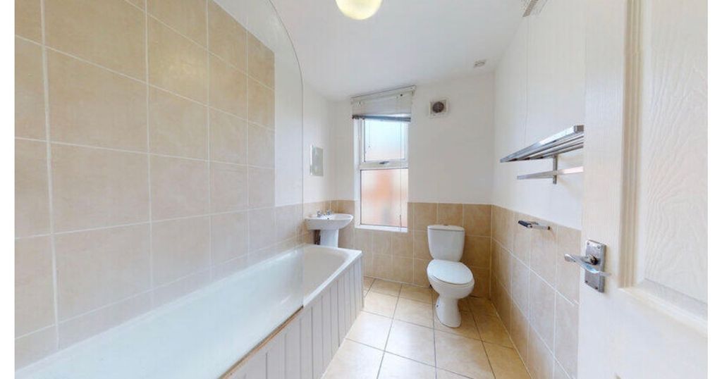 Property photo 3 of 5