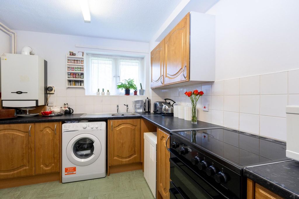 Property photo 3 of 18
