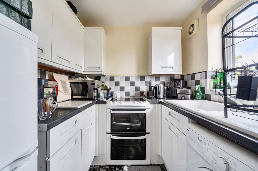 Property photo 3 of 11 Picture No. 21