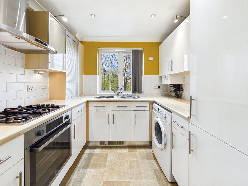 Property photo 3 of 8 Picture 3