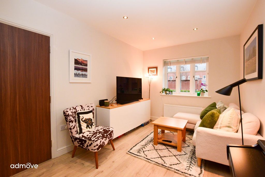 Property photo 3 of 25