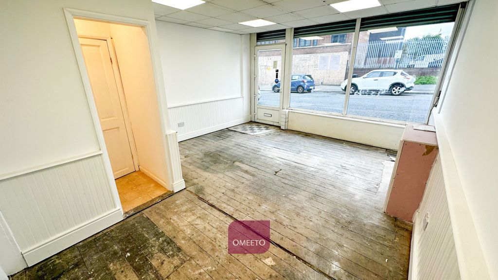 Property photo 1 of 4 Shop To Let