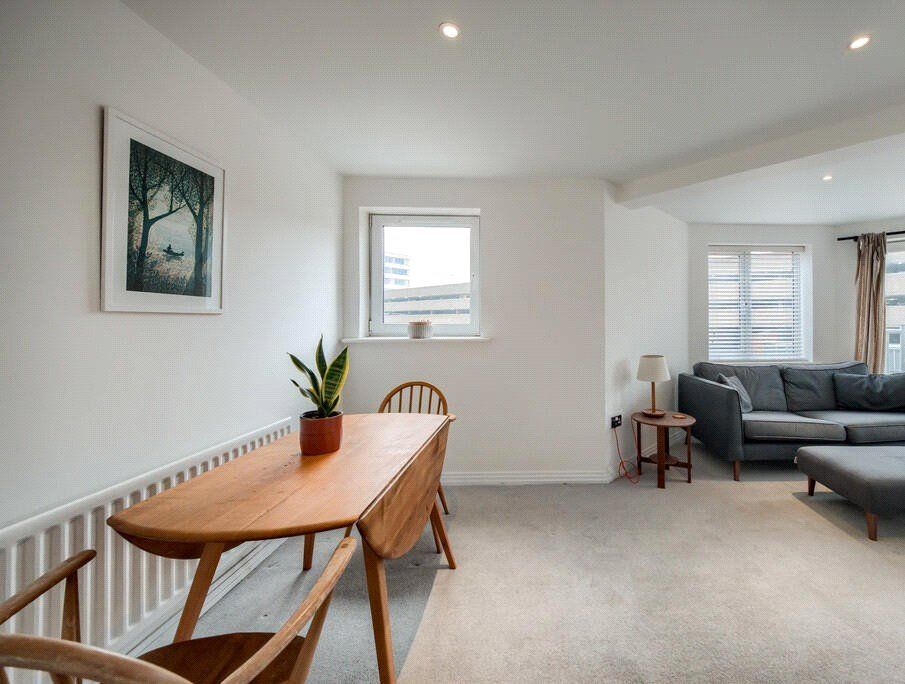 Property photo 3 of 8 Picture No. 12