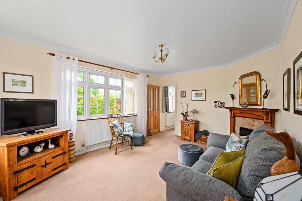 Property photo 2 of 18 5226483