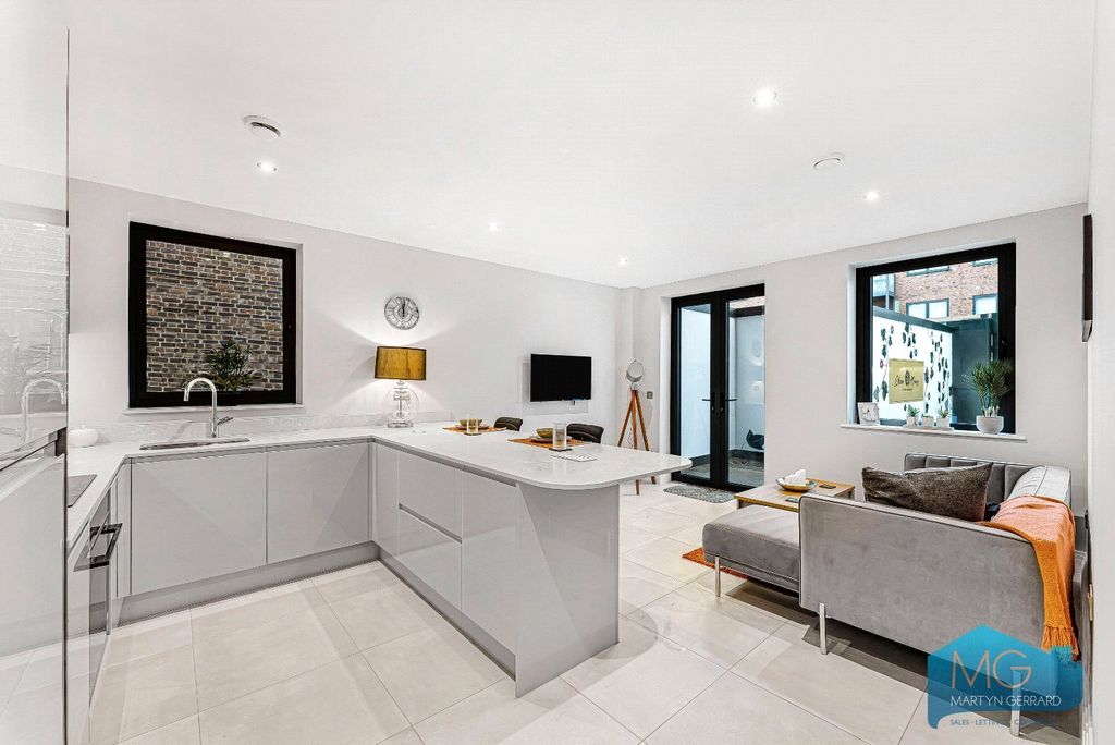 Property photo 3 of 17 Picture No. 32