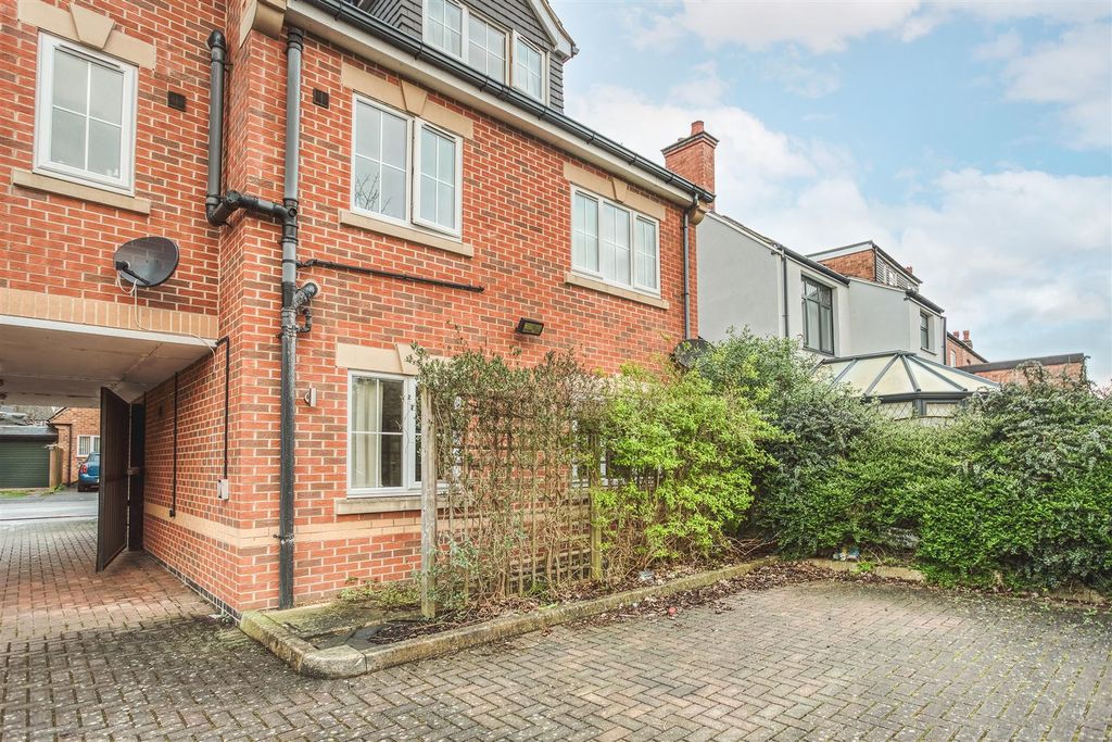 Property photo 2 of 5 Lf2B1418_Hdr.Jpg