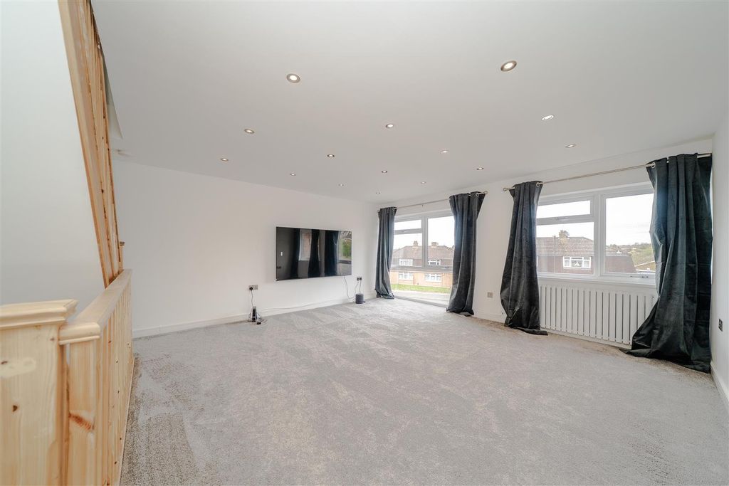 Property photo 2 of 20 Lounge/Dining Room